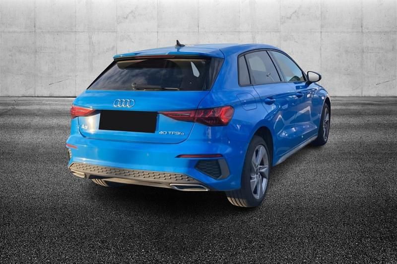 Usata Audi A3 e-tron S-Line 204 CV (150 kW) 2023 Blu pastello Utilitaria