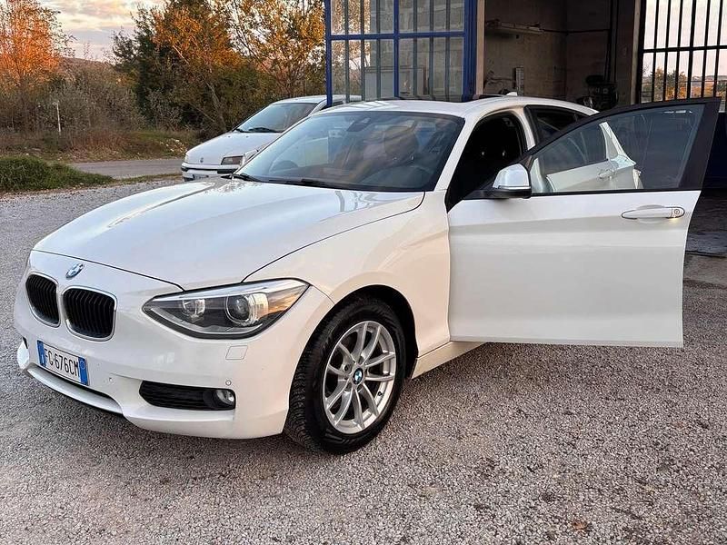 Usata BMW 116 Comfort Edition 116 CV (85 kW) 2015 Bianco Utilitaria