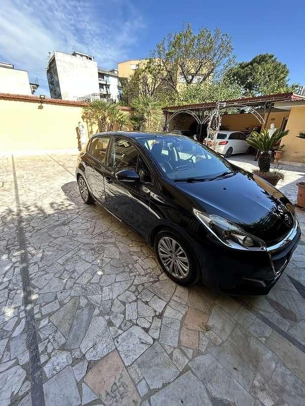 Usata Peugeot 208 Active 75 CV (55 kW) 2017 Nero Utilitaria
