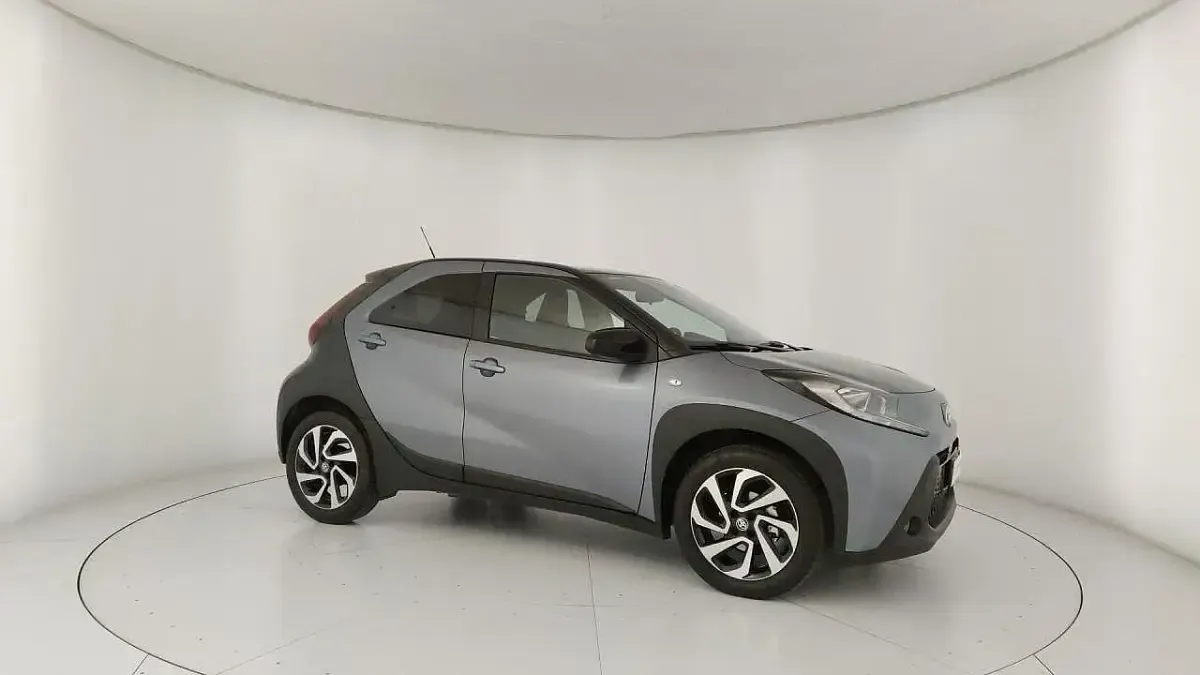 Usata Toyota Aygo Trend 72 CV (52 kW) 2024 Grigio
