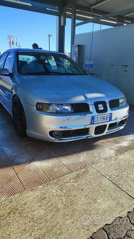 Usata Seat Leon FR 150 CV (110 kW) 2004 Grigio Utilitaria