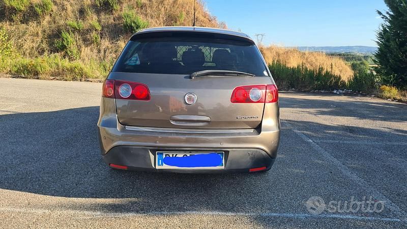 Usata Fiat Croma 150 CV (110 kW) 2008 Marrone Station wagon