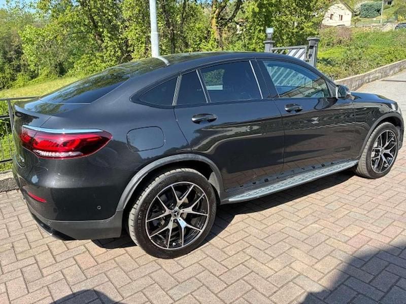 Usata Mercedes GLC300e Premium 194 CV (142 kW) 2022 Grigio scuro Coupé