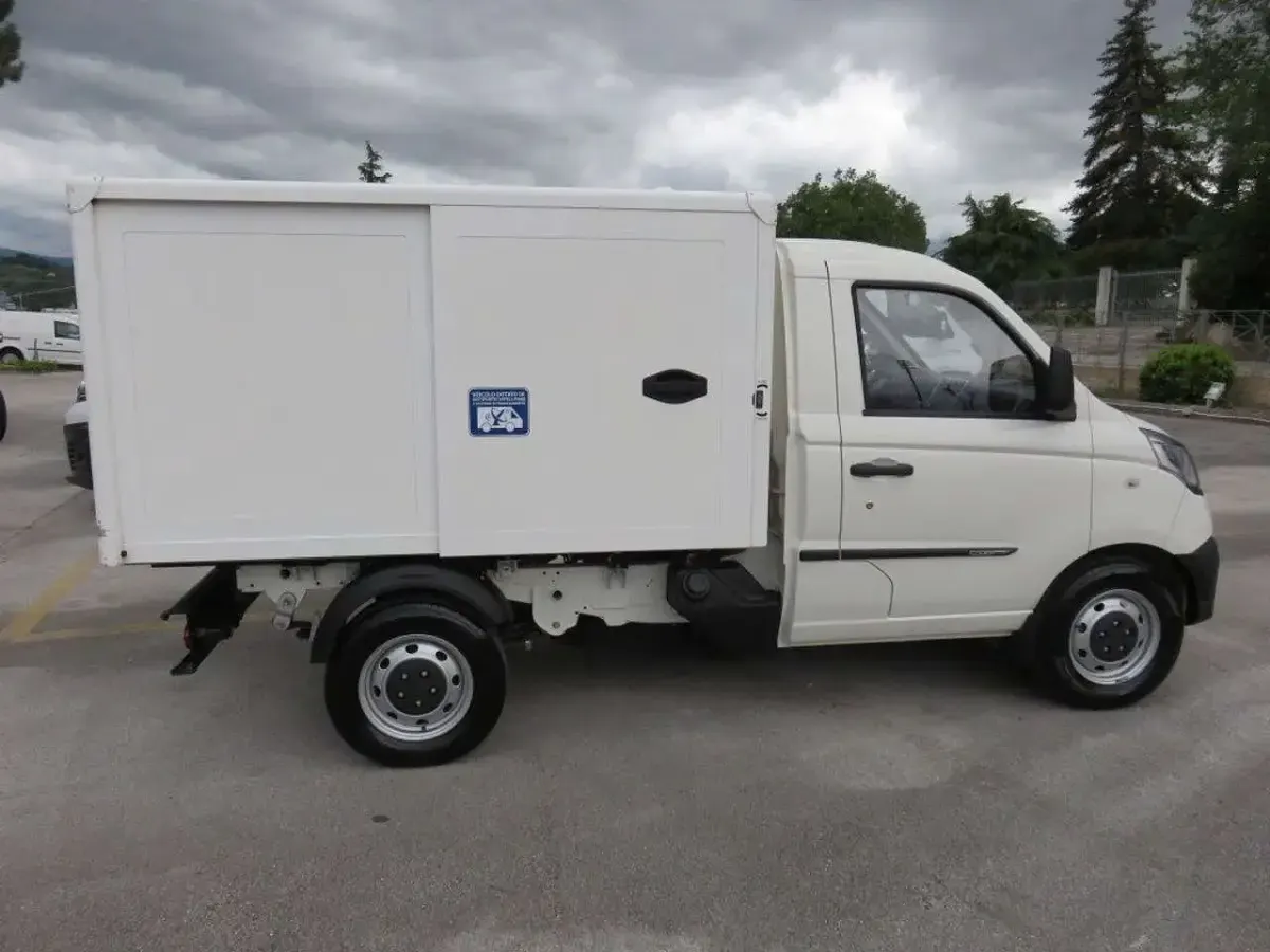 Usata Piaggio Porter 106 CV (77 kW) 2024 Bianco Utilitaria
