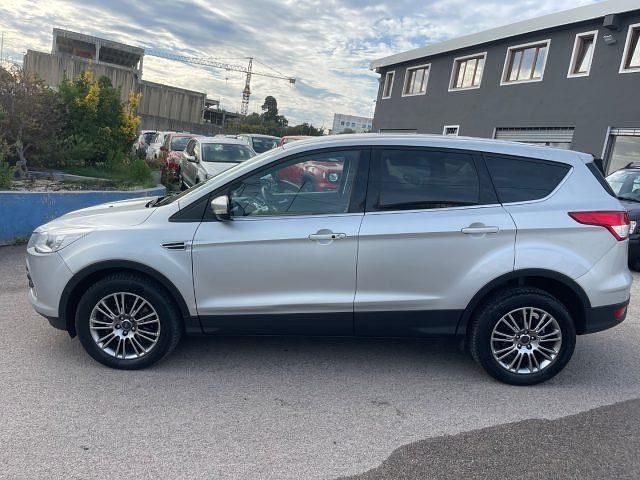Usata Ford Kuga 115 CV (84 kW) 2014 Argento SUV