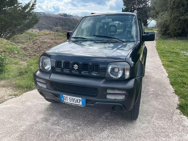 Usata Suzuki Jimny 85 CV (62 kW) 2008 Nero SUV