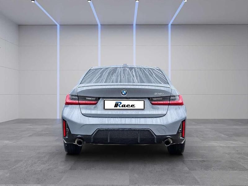 Usata BMW 318 M Sport 156 CV (114 kW) 2025 Grigio Berlina