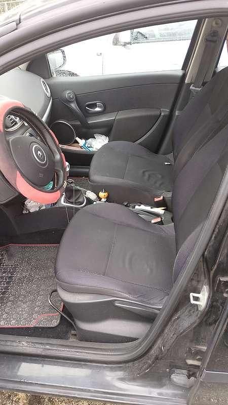 Usata Renault Clio III 68 CV (50 kW) 2006 Nero Berlina