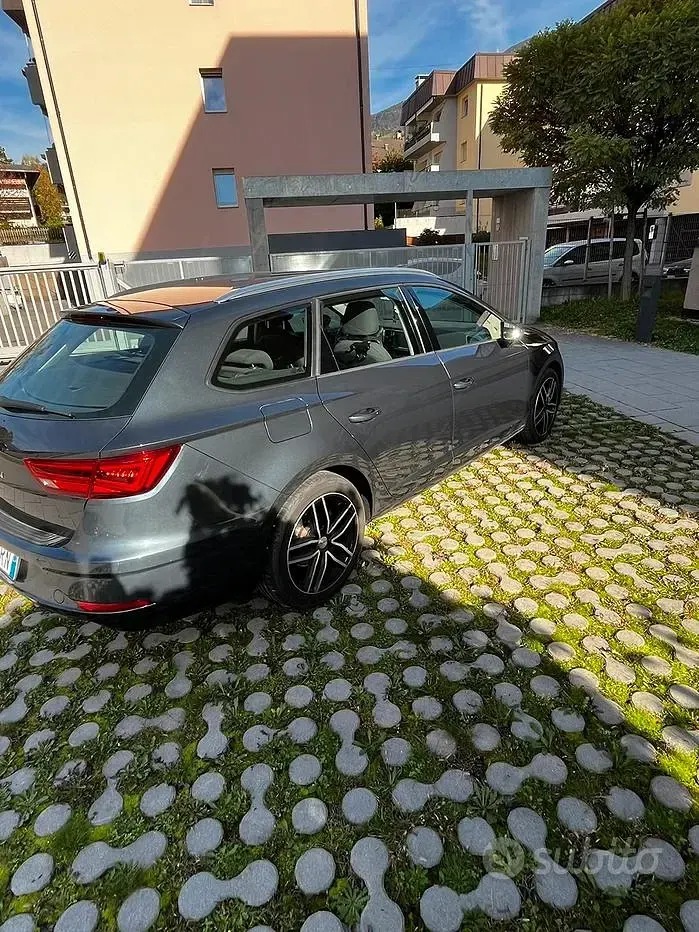 Usata Seat Leon ST 115 CV (84 kW) 2020 Grigio Station wagon