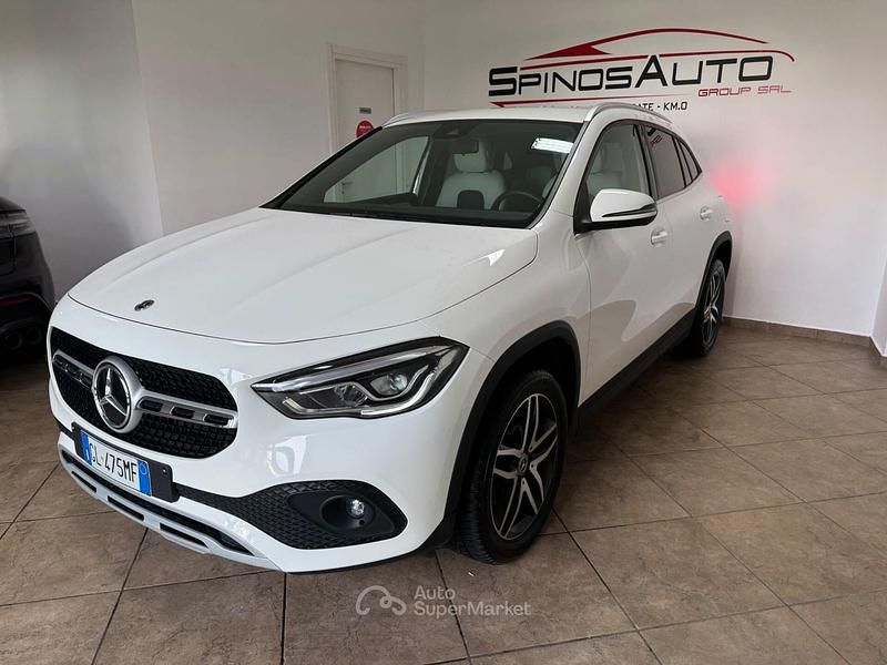 Usata Mercedes GLA180 116 CV (85 kW) 2022 Bianco SUV