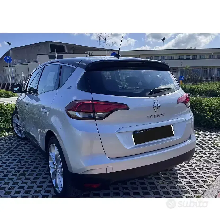 Usata Renault Scénic 120 CV (88 kW) 2019 Grigio Monovolume