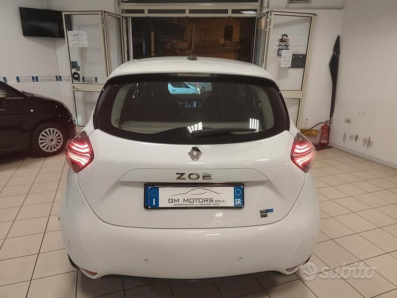 Usata Renault Zoe Zen 80 kW (109 CV) 2021 Bianco Utilitaria