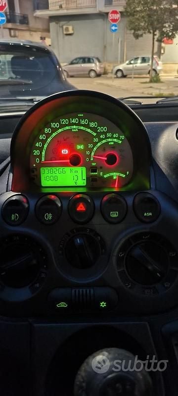 Käytetty Fiat Multipla 120 HP (88 kW) 2007 Musta Tila-auto