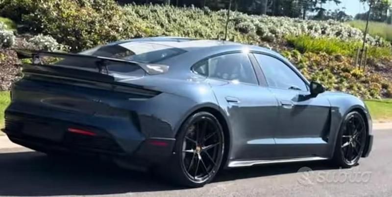 Usata Porsche Taycan Turbo GT 759 kW (1033 CV) 2024 Grigio Berlina