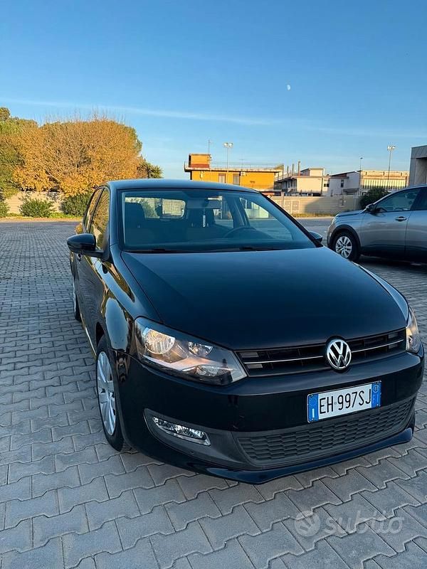 Usata 2011 VW Polo Tre volumi | 6200 € (Super prezzo) - Immagine 1/4