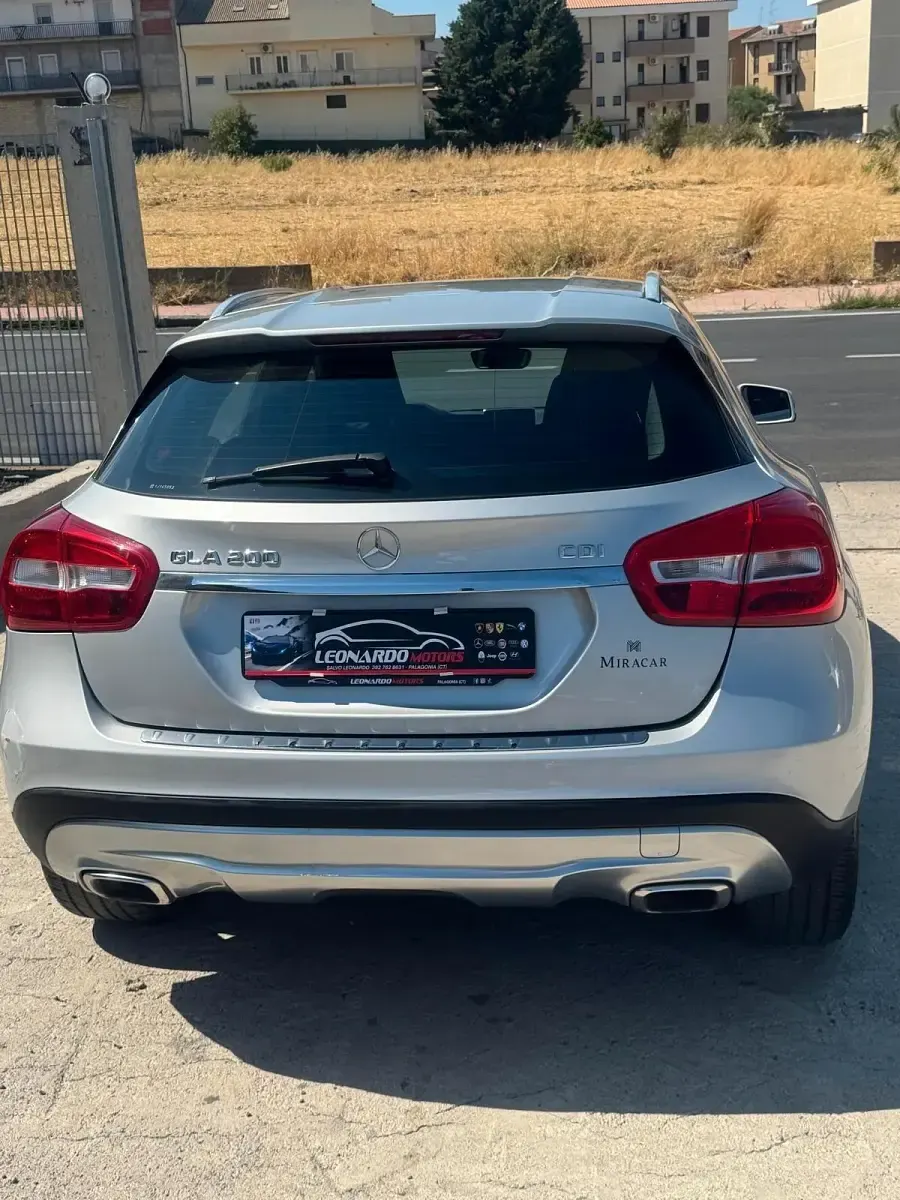 Usata Mercedes GLA200 136 CV (100 kW) 2016 Argento SUV