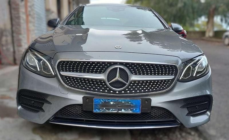 Usata Mercedes E220 AMG line 194 CV (142 kW) 2018 Grigio Coupé