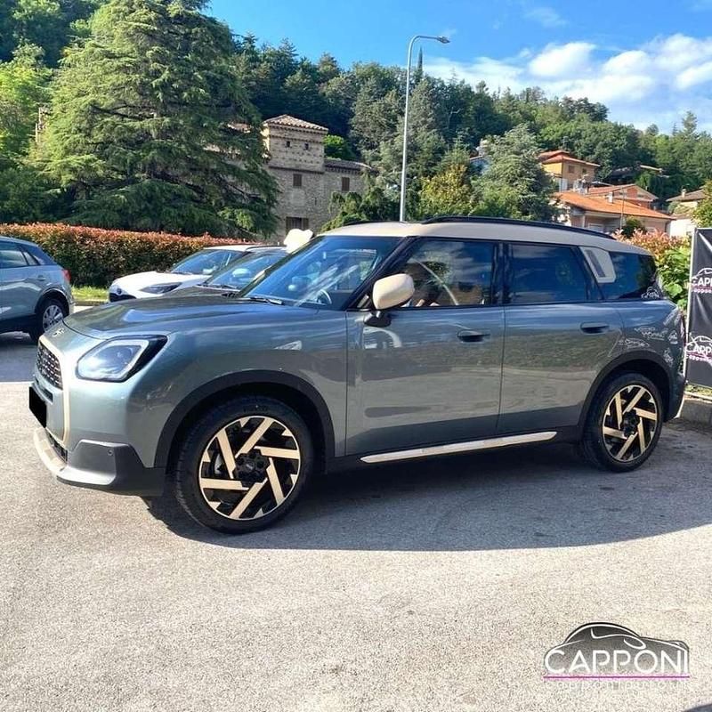 Nuova Mini Cooper Countryman Favoured 150 CV (110 kW) 2026 Verde SUV