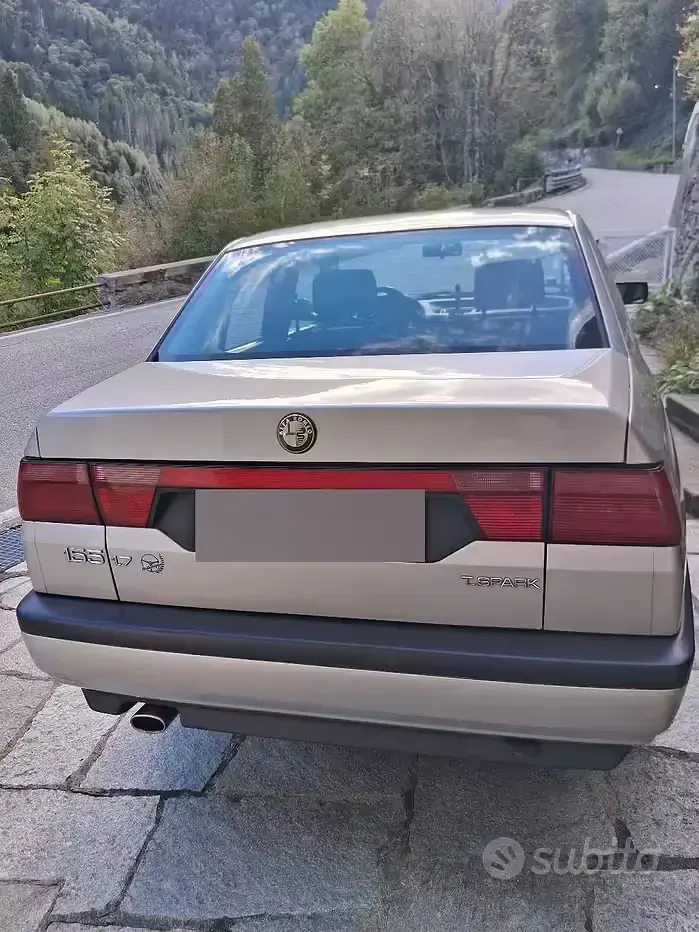 Usata Alfa Romeo 155 116 CV (85 kW) 1995 Grigio Berlina