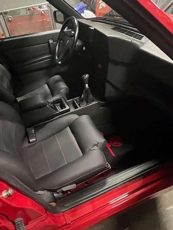 Usata Alfa Romeo 75 110 CV (80 kW) 1991 Rosso Berlina
