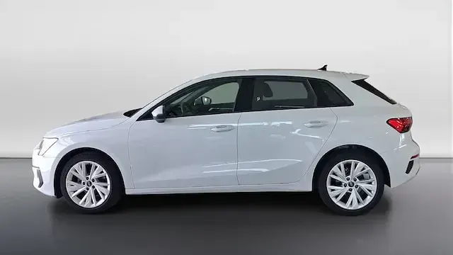 Usata Audi A3 Business 116 CV (85 kW) 2023 Bianco ghiaccio metallizzato Berlina