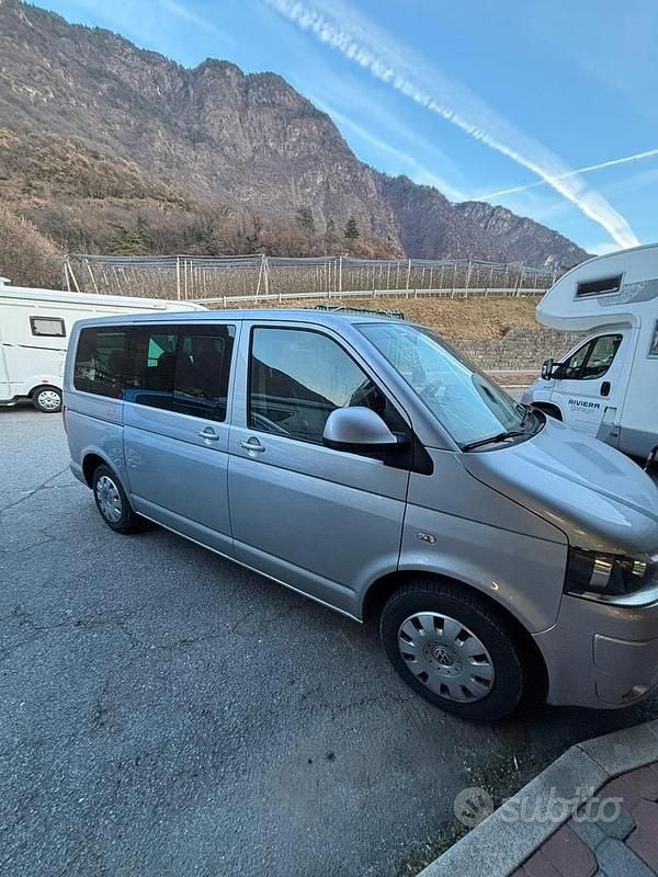 Grigio Usata 2013 VW Caravelle Monovolume | 20.000 € (Cara) - Immagine 1/4
