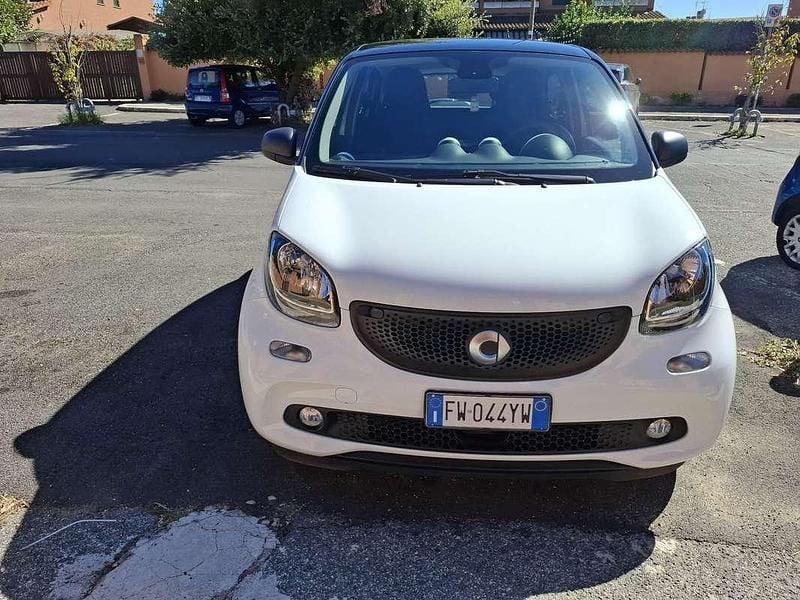 Usata Smart ForFour 71 CV (52 kW) 2019 Bianco Utilitaria