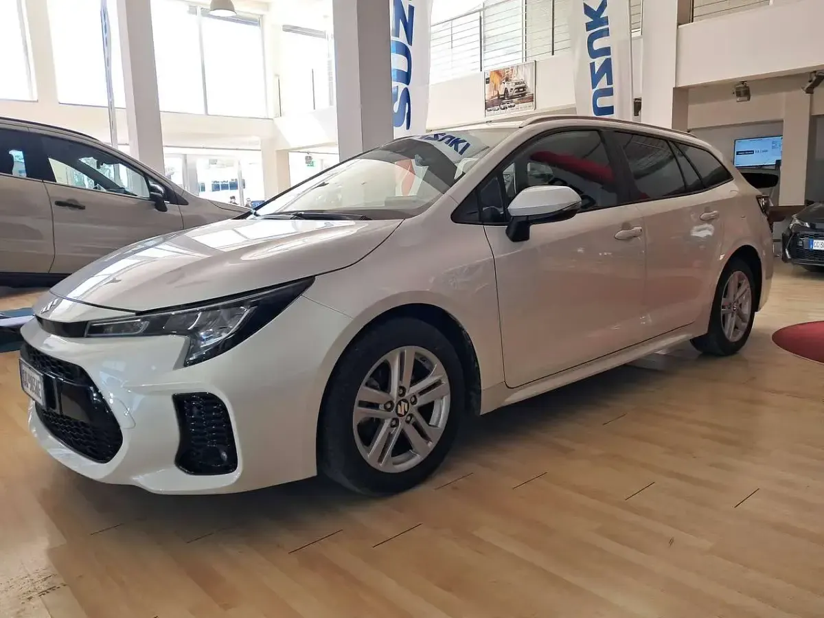 Usata Suzuki Swace Cool 98 CV (72 kW) 2021 Bianco artico met. Station wagon