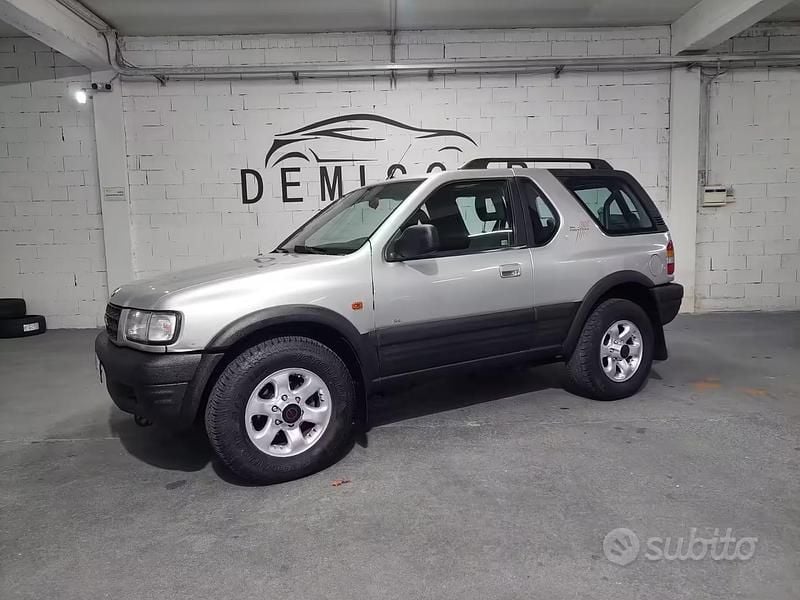 Usata Opel Frontera Sport 115 CV (84 kW) 1999 Grigio SUV