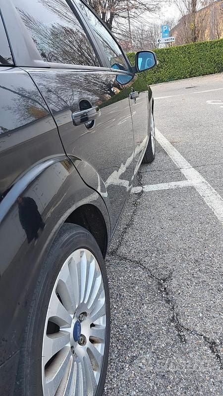 Usata Ford Focus Style 145 CV (106 kW) 2009 Nero Station wagon