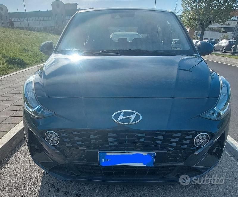 Usata Hyundai i10 67 CV (49 kW) 2023 Grigio Utilitaria