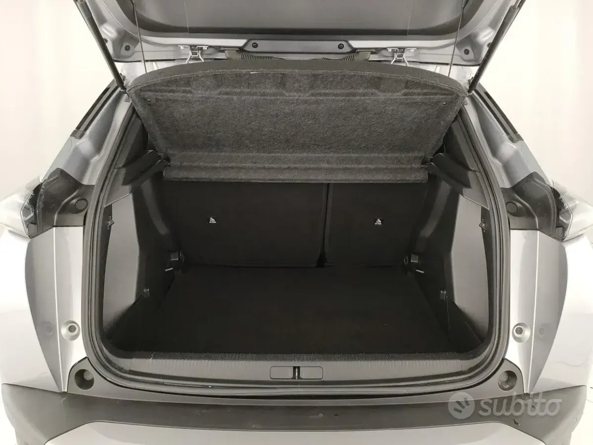 Usata Peugeot 2008 Style 136 CV (100 kW) 2025 Grigio artense SUV