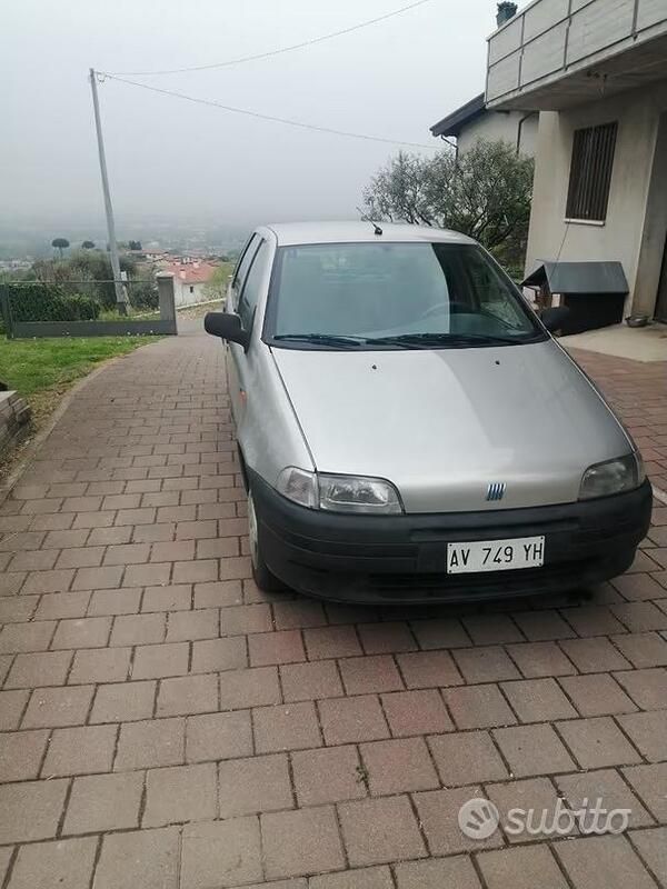 Grigio Usata 1998 Fiat Punto Due volumi | 1000 € (Ottimo prezzo) - Immagine 1/4