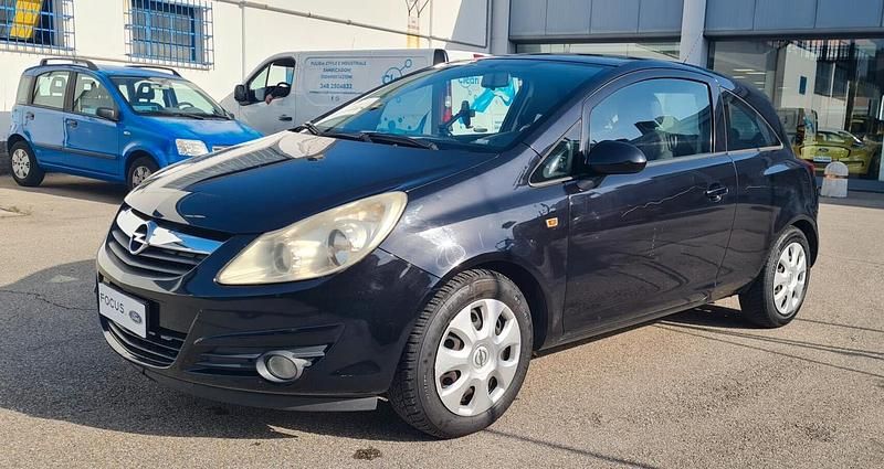 Nero Usata 2008 Opel Corsa Enjoy Tre volumi | 2900 € (Buon prezzo) - Immagine 1/4