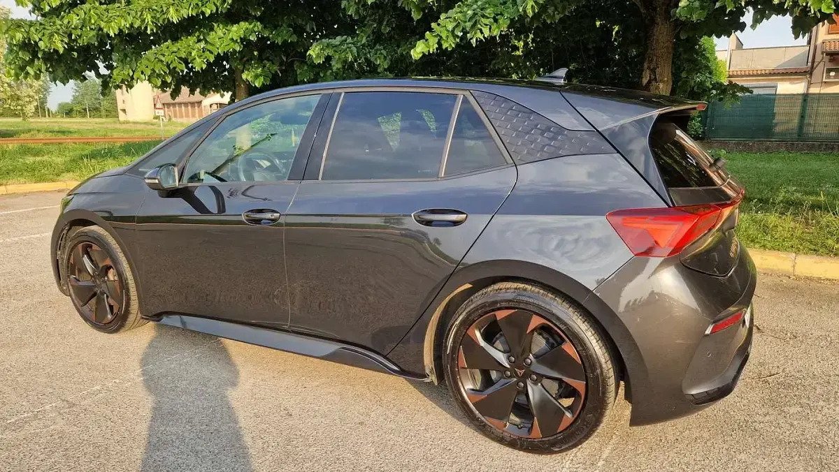 Usata Cupra Born 150 kW (204 CV) 2023 Nero Utilitaria