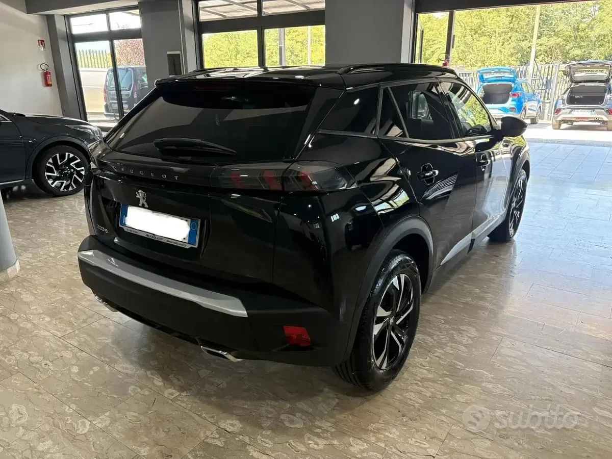 Usata Peugeot 2008 Allure 131 CV (96 kW) 2023 Nero SUV