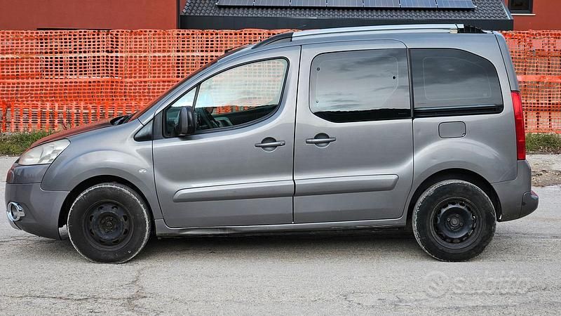 Usata Peugeot Partner 92 CV (67 kW) 2010 Grigio Monovolume