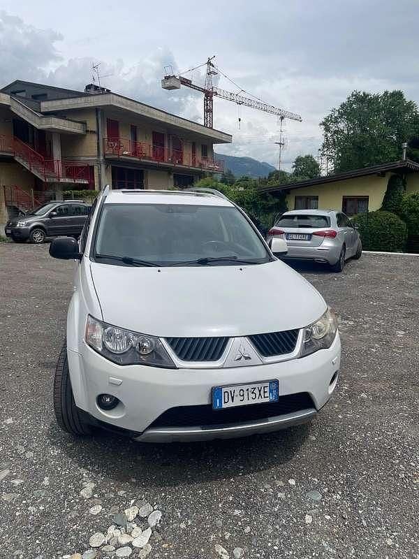 Usata 2009 Mitsubishi Outlander Instyle SUV | 3900 € (Buon prezzo) - Immagine 1/4