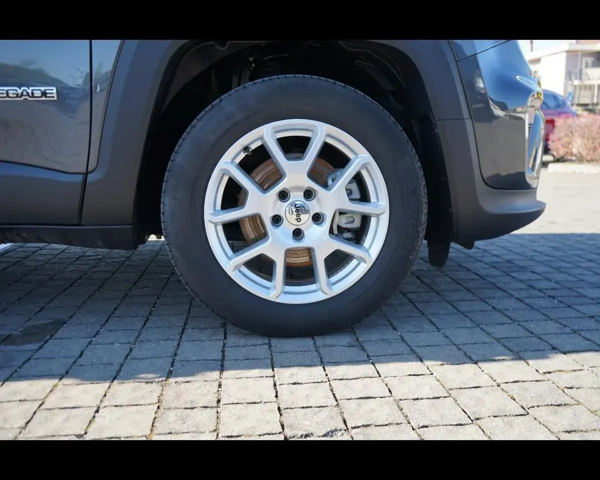 Usata Jeep Renegade Altitude 130 CV (95 kW) 2024 Graphite gray SUV