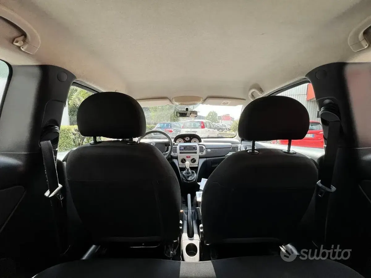 Usata Lancia Ypsilon 100 CV (73 kW) 2010 Nero Utilitaria