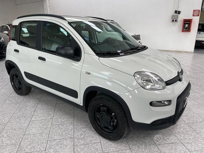 Usata Fiat Panda 4x4 S 86 CV (63 kW) 2020 Bianco Utilitaria