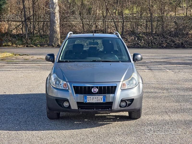 Usata Fiat Sedici 107 CV (78 kW) 2008 Marrone SUV