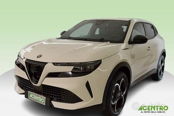Bianco Nuova 2025 Alfa Romeo Junior Edizione Speciale SUV | 28.900 € (Buon prezzo) - Immagine 1/4