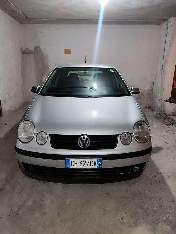 Usata VW Polo Comfortline 75 CV (55 kW) 2003 Grigio Berlina