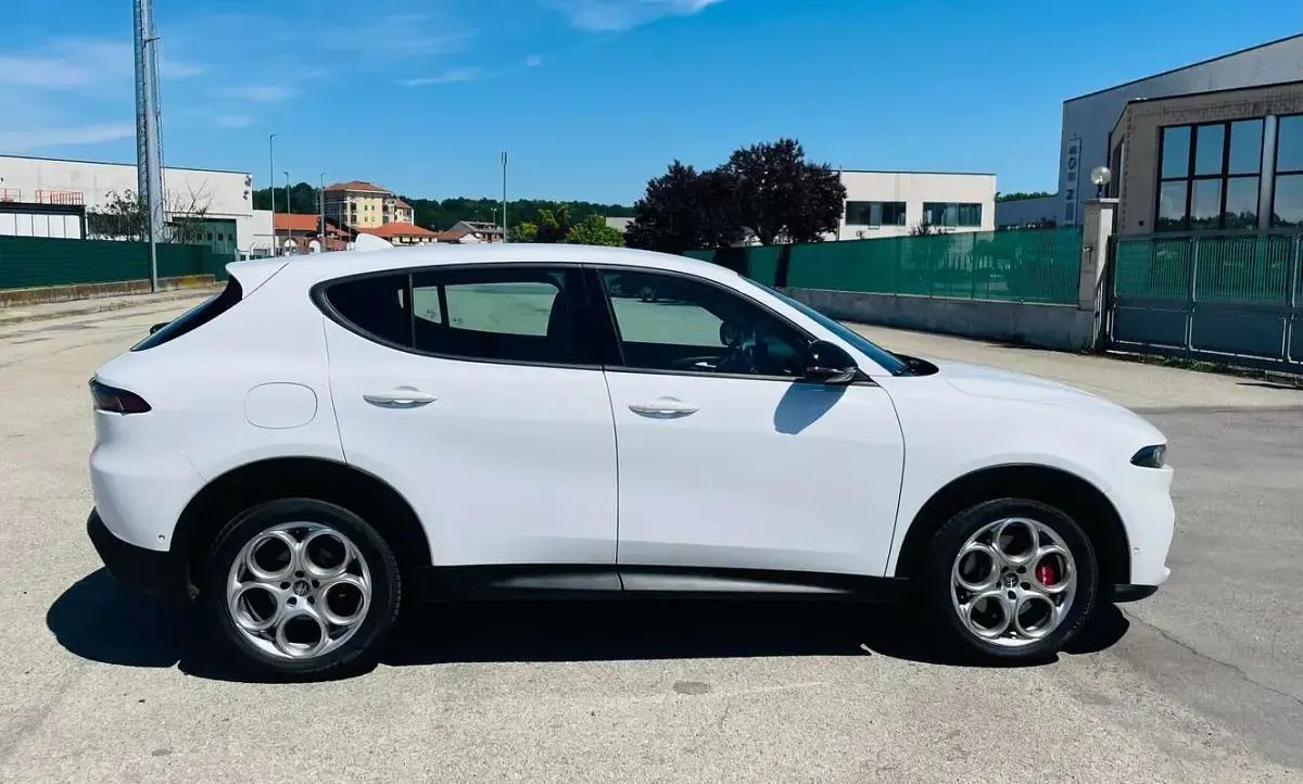 Usata Alfa Romeo Tonale Sprint 131 CV (96 kW) 2023 SUV