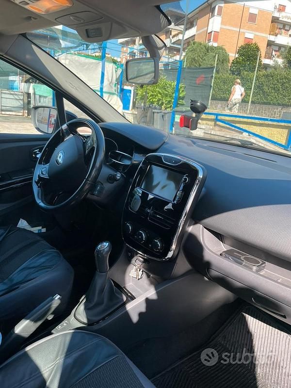 Usata Renault Clio IV Initiale 101 CV (74 kW) 2012 Grigio Utilitaria