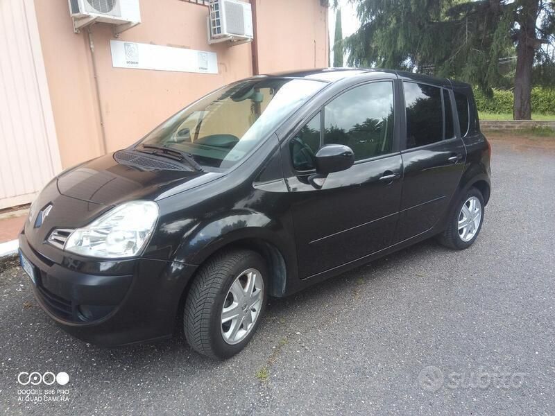 Käytetty Renault Modus 2008 Musta Tila-auto