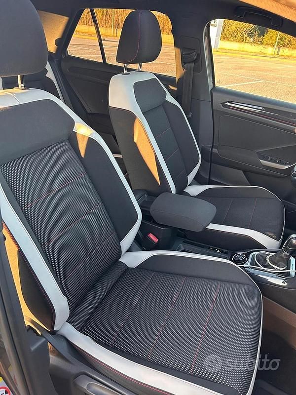Usata VW T-Roc 150 CV (110 kW) 2019 Grigio SUV