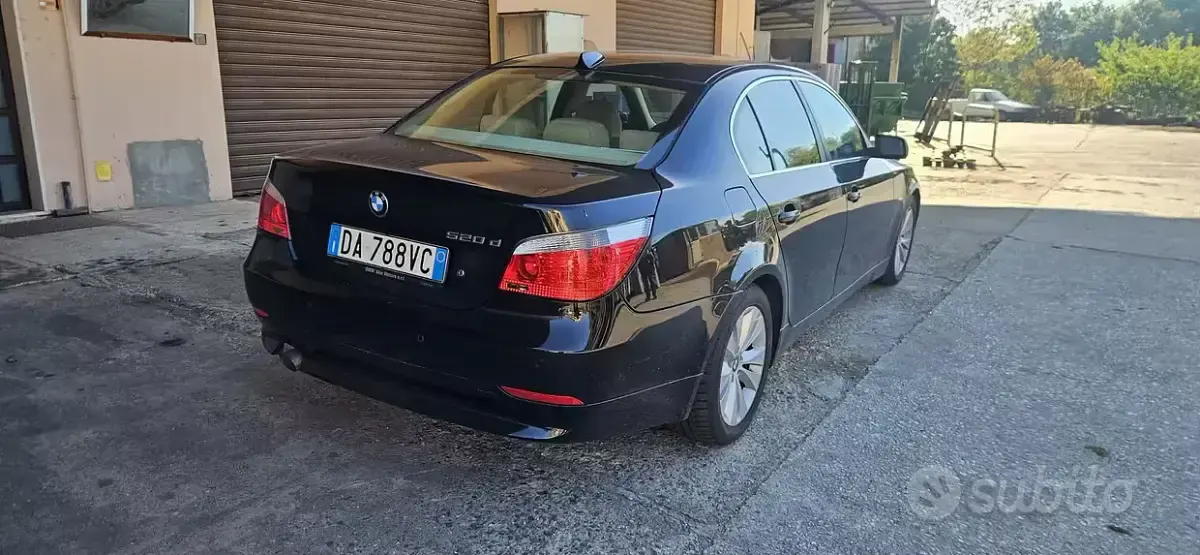 Usata BMW 520 163 CV (119 kW) 2006 Nero Berlina