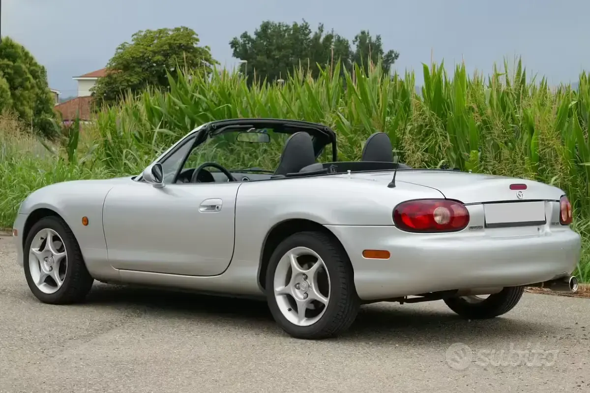 Usata Mazda MX5 110 CV (80 kW) 2005 Cabrio